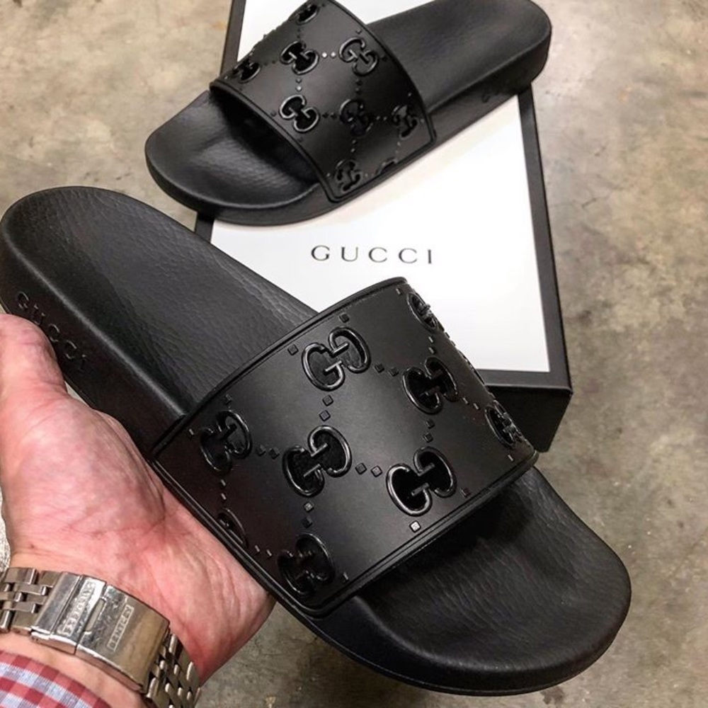 Gucci flip flops